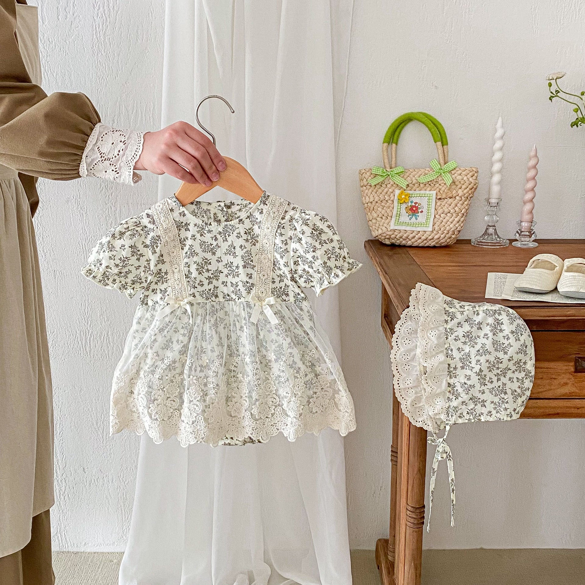 Summer Baby Girls Vintage Floral Short Sleeves Lace Mesh Princess Onesie Dress-2