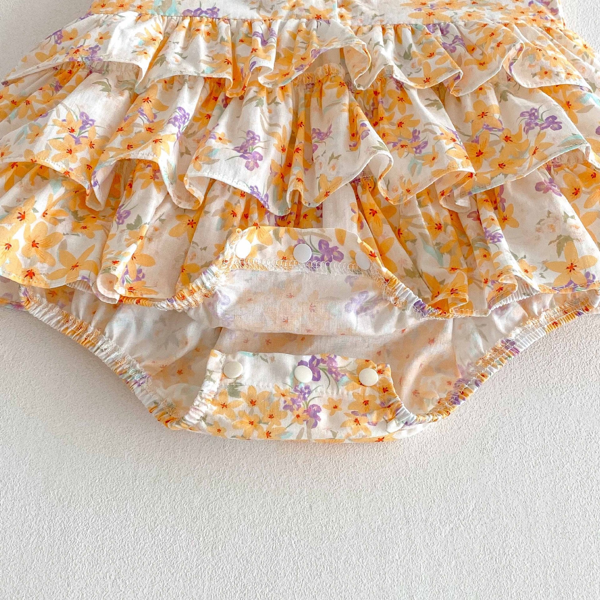 Summer  Arrival Baby Girls Cute Sleeveless Flowers Pattern Ruffle Onesies-2