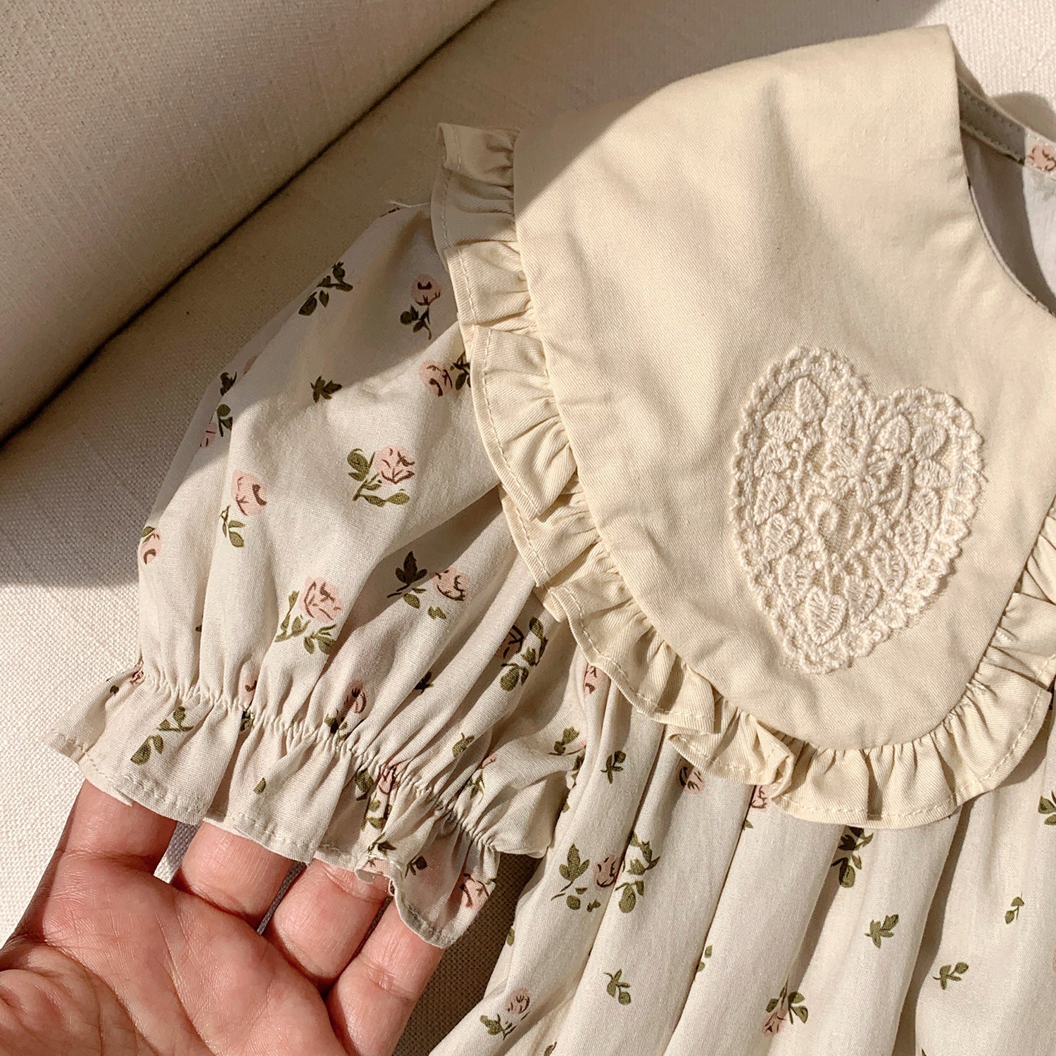 Summer Arrival Floral Pattern Short Sleeves Heart Pattern Collar Dress for Stylish Girls-4